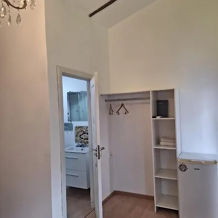 Gasthuis Vila Pestisorul Costinesti